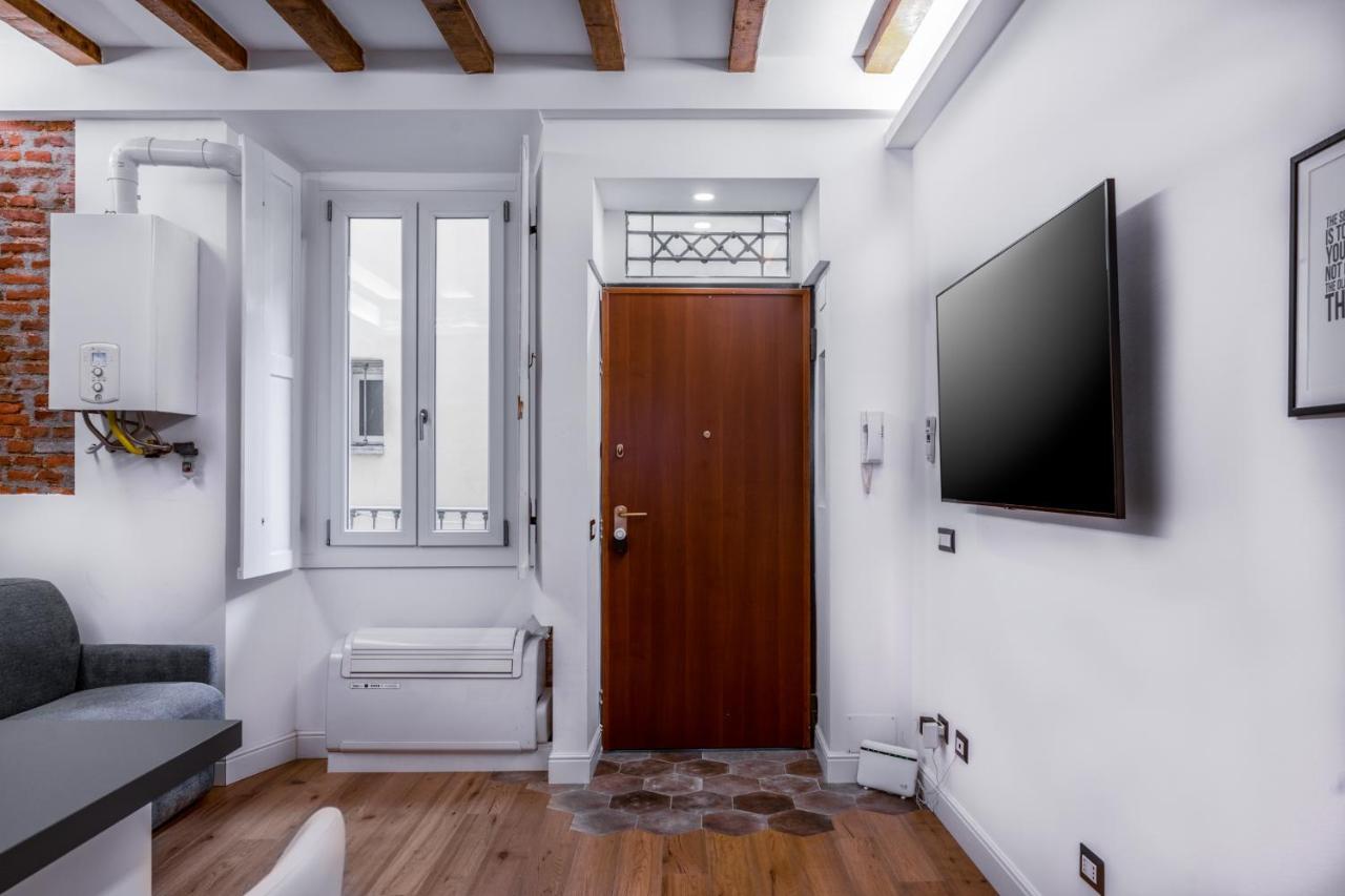 Unique Suite In Milan Center Exterior photo